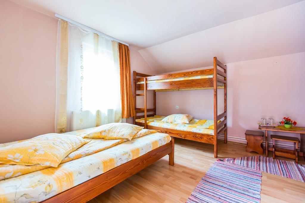 Hotel Iris Panzio Praid Exterior foto